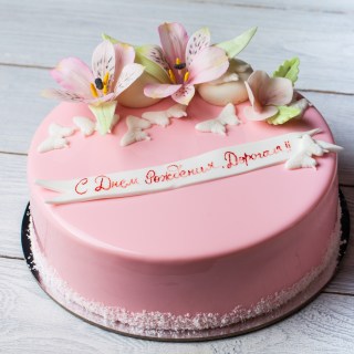 Торт с сахарными цветами на день рождения